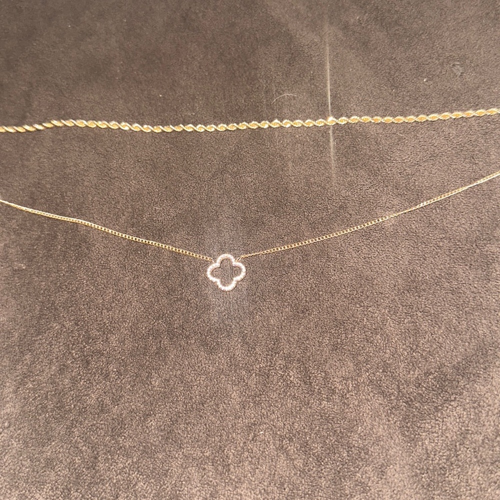 Clover double string necklace